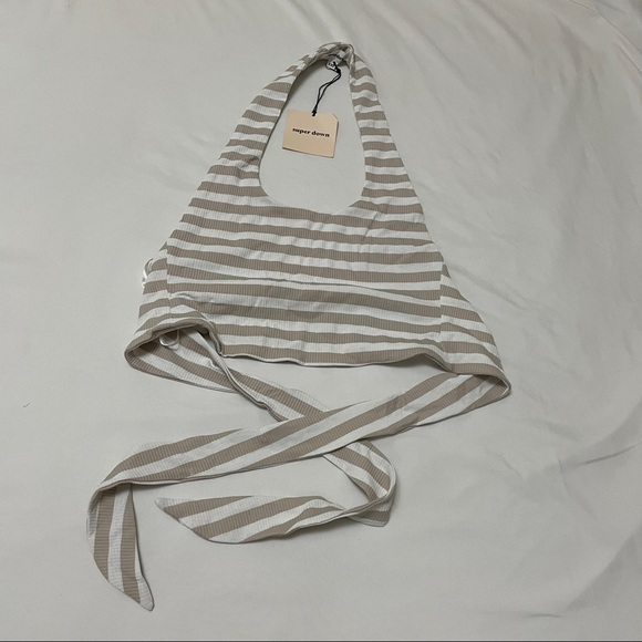 Ribbed Halter Crop Top - Picture 2 of 3